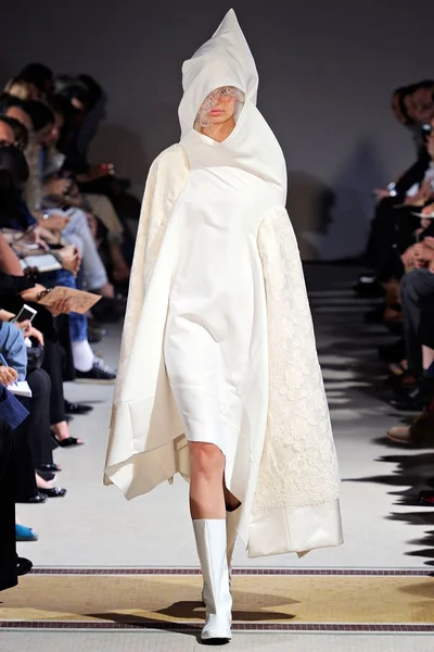 Look 14